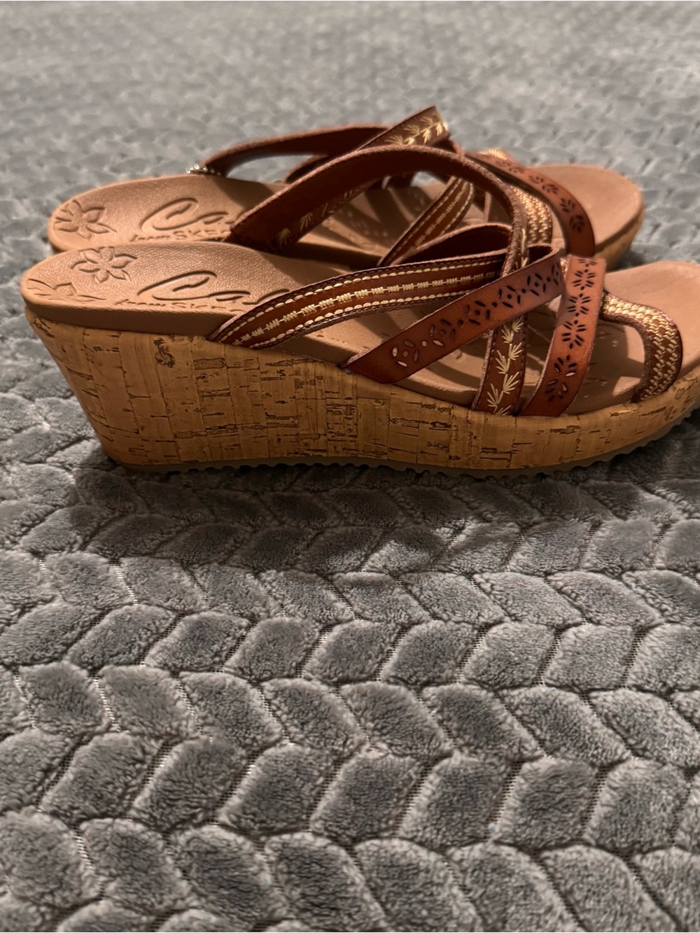 Skechers Luxe Foam Brown Textured Platform Sandals - Picture 6 of 10